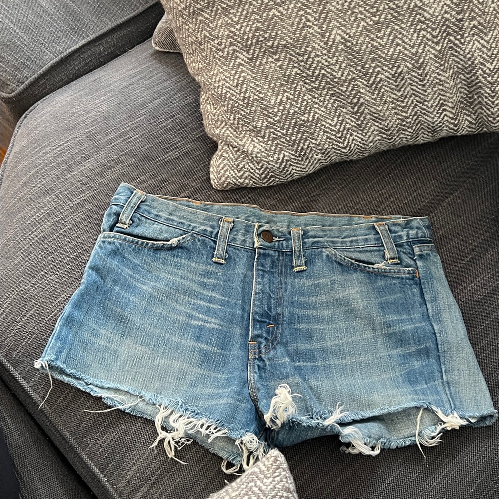 Vintage Levi's Light Blue Denim 💯 Cotton High Waist Distressed Cutoff Shorts 🇺🇸